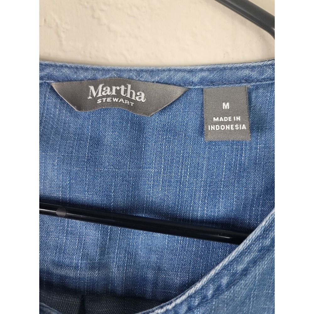 Martha Stewart Denim Tunic Top Women M Chambray Button Placket Minimalist Preppy - Picture 3 of 9